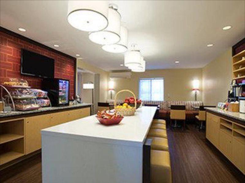 Mainstay Suites Omaha Old Mill ภายนอก รูปภาพ